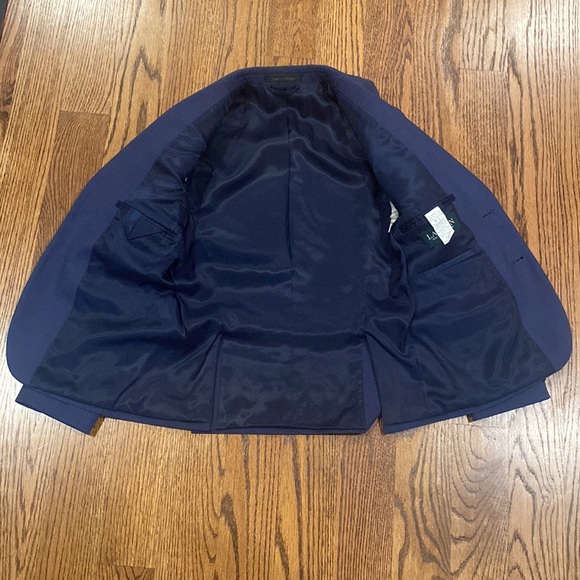 Lauren Ralph Lauren boys’ blue suit jacket in size 12R - Picture 3 of 5